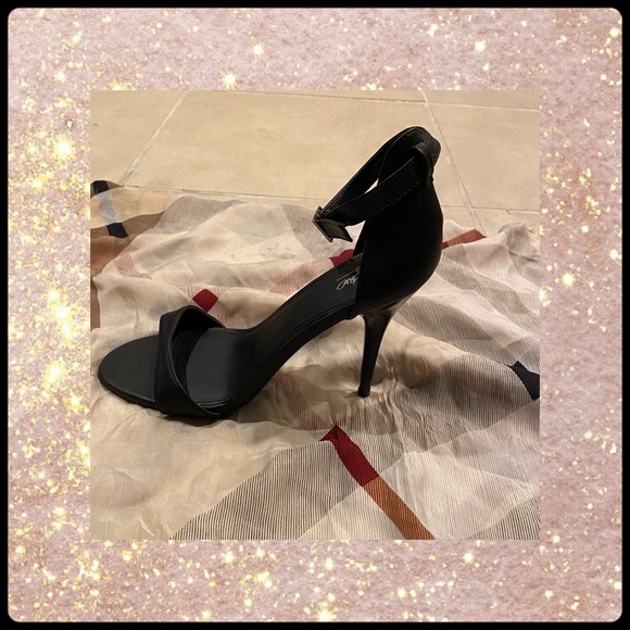 Strappy Heeled Sandal - Picture 2 of 3